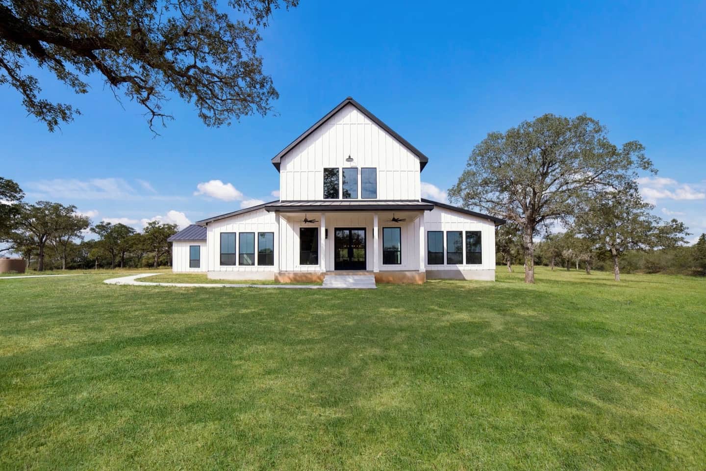 Hill Country Traditional style home by TKG Custom Homes